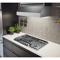 Service d'installation d'une surface de cuisson à gaz