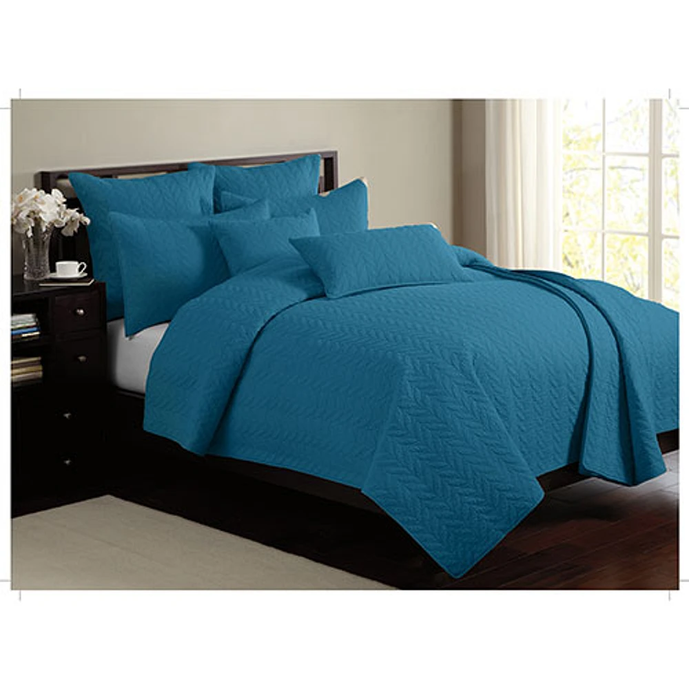 Gouchee Design Leaf Solid Collection 140 Thread Count Cotton All Seasons Quilt Set - Queen - Teal