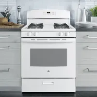 GE 30" 5.0 Cu. Ft. Freestanding Gas Range (JCGBS60DEKWW) - White