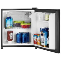 Insignia Compact 1.7 Cu. Ft. Freestanding Bar Fridge (NS-CF17BK9) - Black - Only at Best Buy