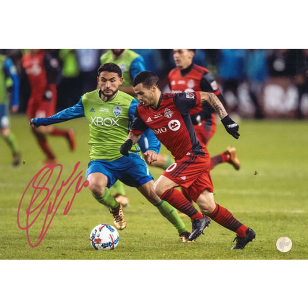 Frameworth Toronto FC: Sebastian Giovinco Signed Photograph (8x10)