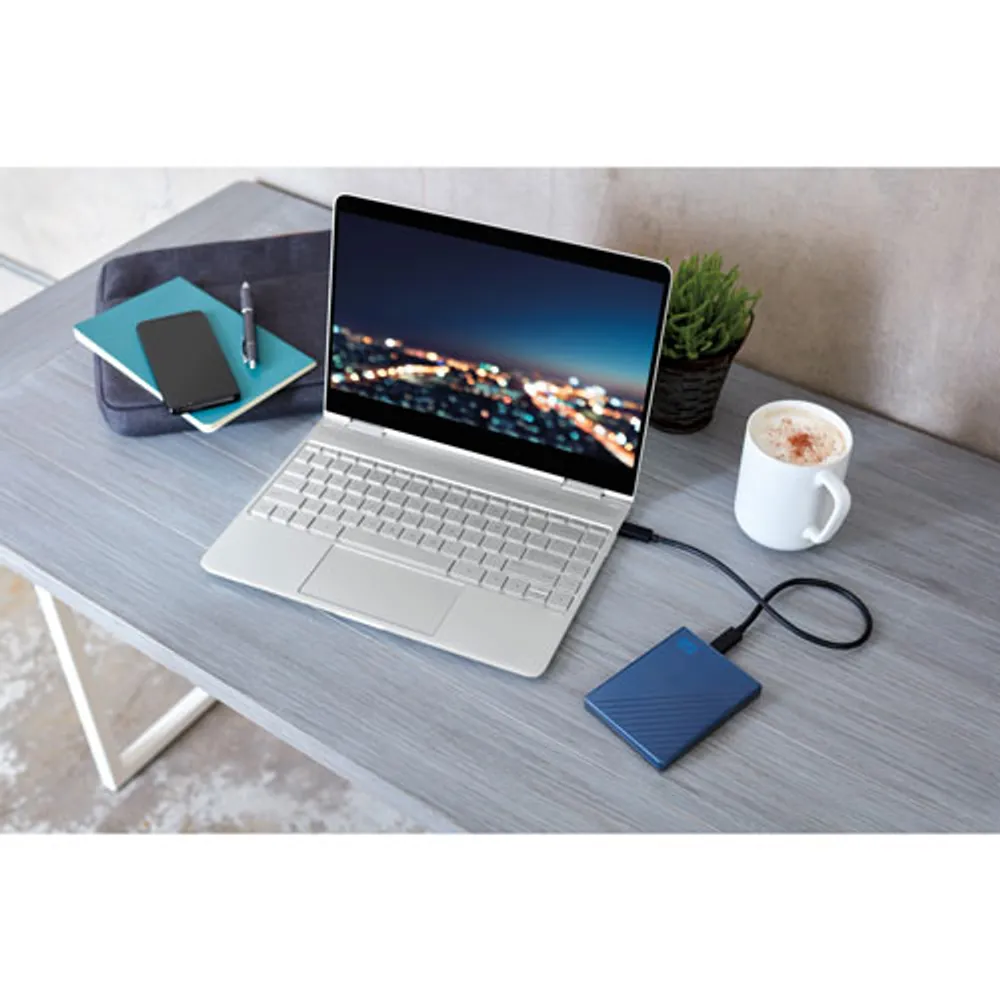 Disque dur externe portatif USB-C My Passport Ultra de 4 To de WD (WDBFTM0040BBL-WESN) - Bleu