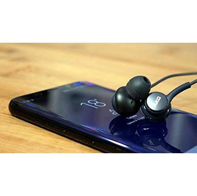 s8 akg