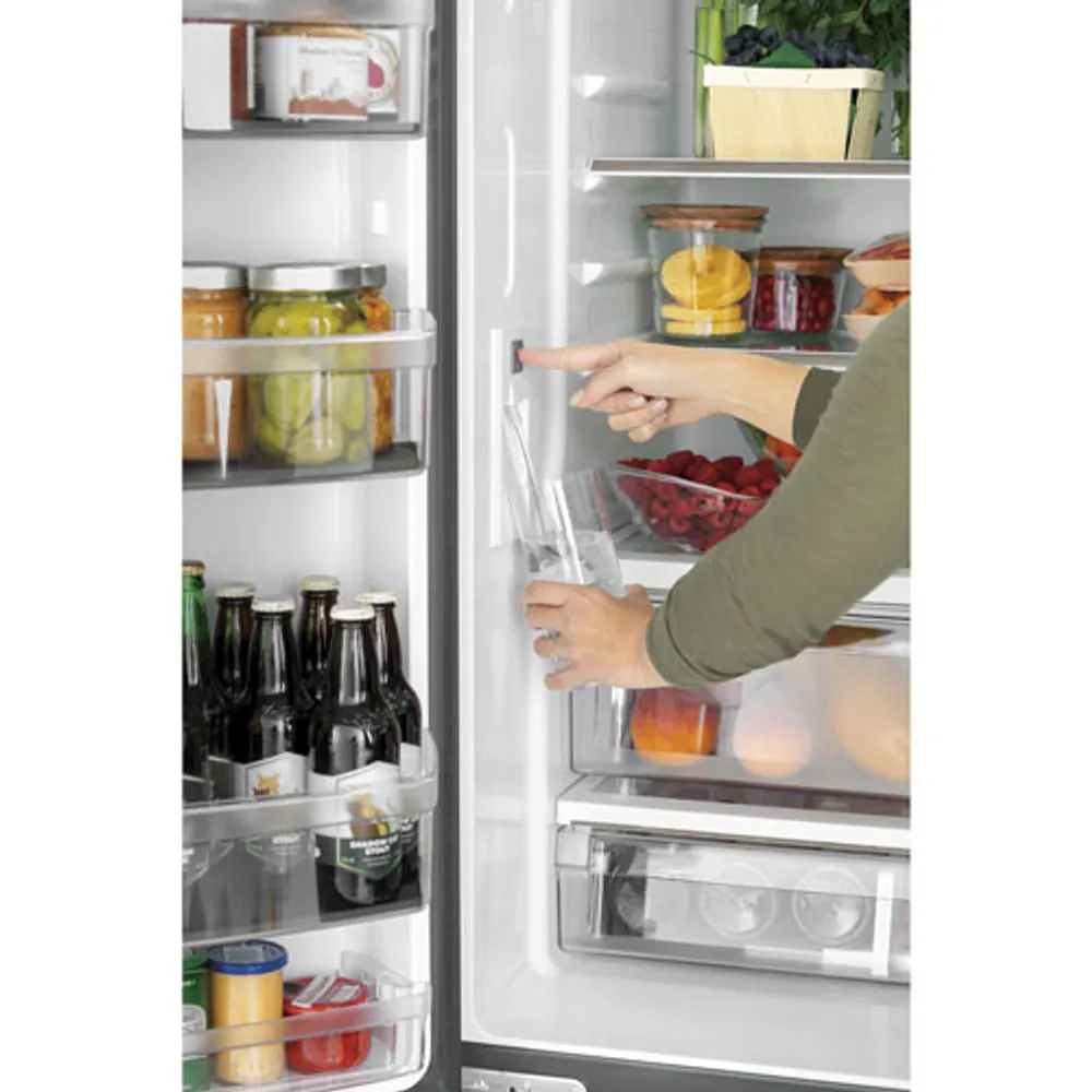 Café 33" 18.6 Cu. Ft. French Door Refrigerator with Water Dispenser (CWE19SP4NW2) - Matte White