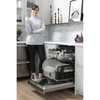 Café 24" 39dB Built-In Dishwasher with Stainless Steel Tub & Third Rack (CDT875P2NS1) - Stainless Steel