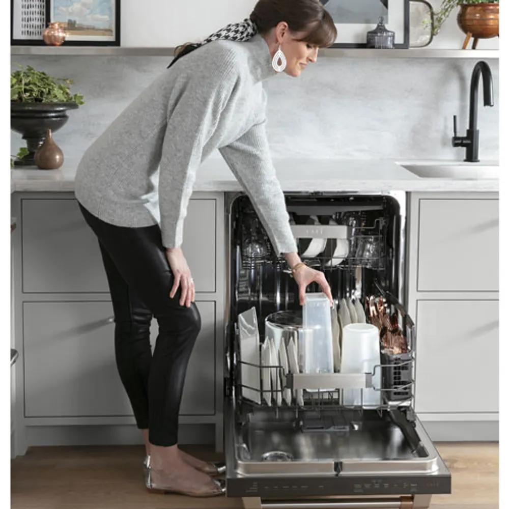 Café 24" 39dB Built-In Dishwasher with Stainless Steel Tub & Third Rack (CDT875P2NS1) - Stainless Steel