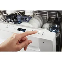 Maytag 24" 47dB Built-In Dishwasher with Stainless Steel Tub & Third Rack (MDB8959SKW) - White