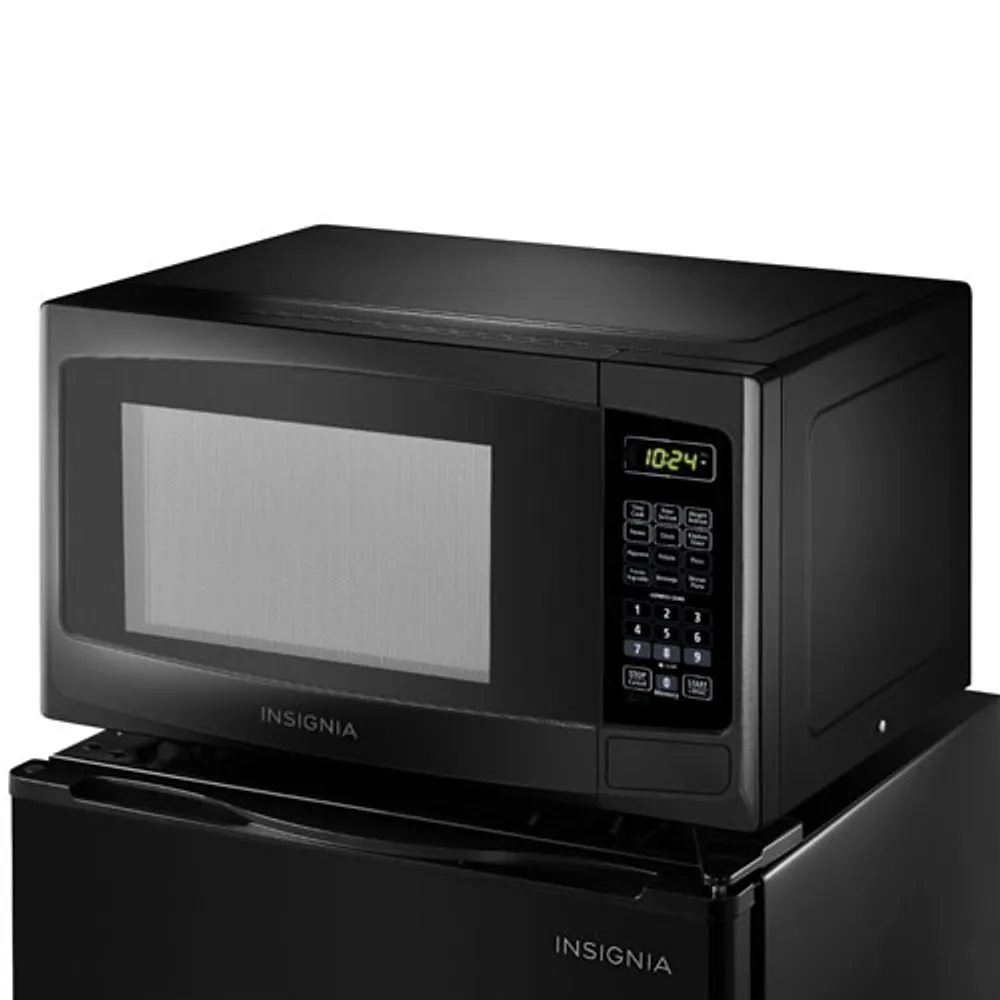 INSIGNIA 1.1 CU. FT. MICROWAVE (BLACK & STAINLESS STEEL) - NS-MW11BS9-C