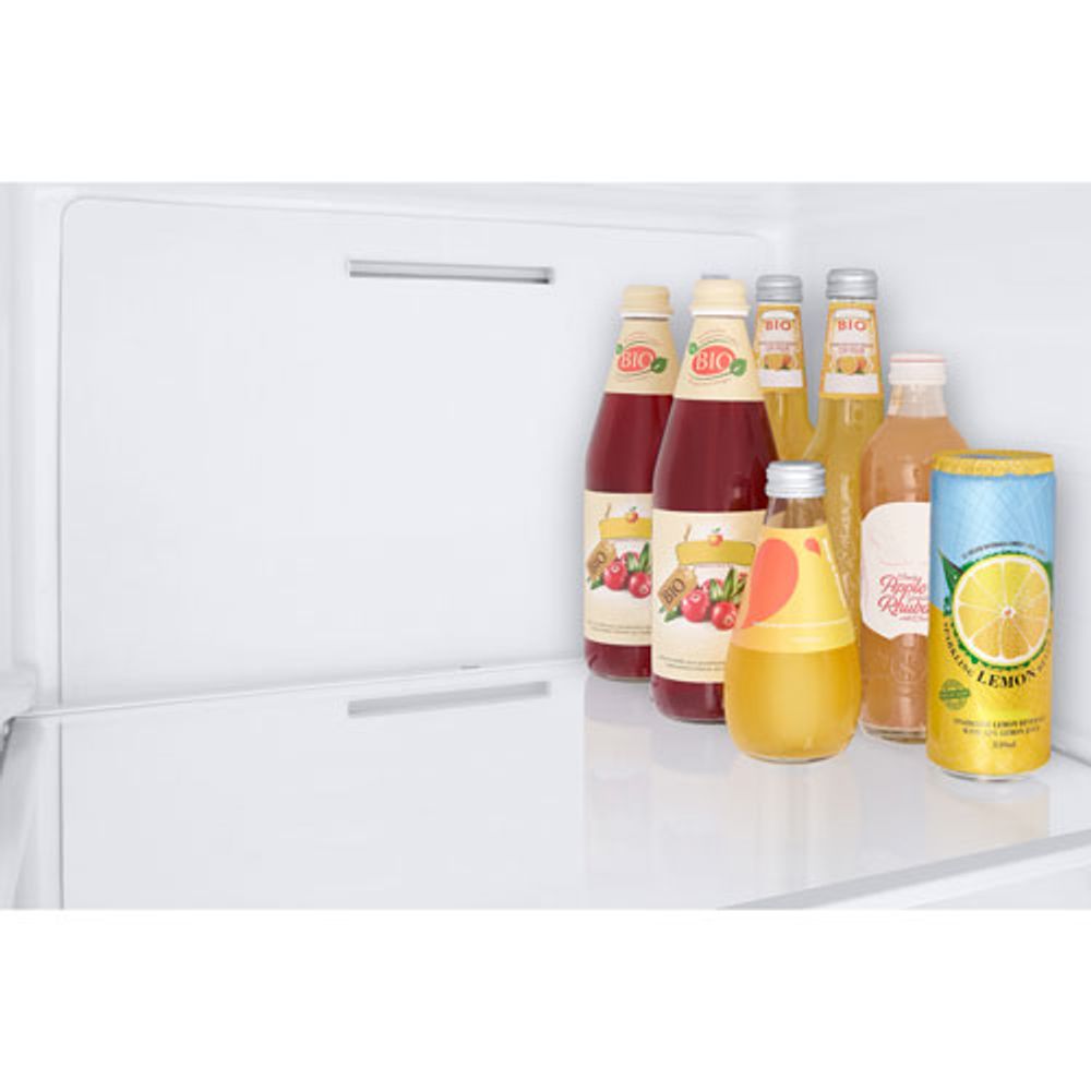 Samsung Family Hub 36" 21.5 Cu. Ft. Side-By-Side Refrigerator (RS22T5561SR/AA) - Stainless Steel