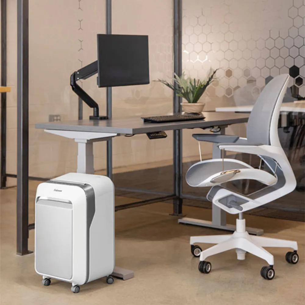 Déchiqueteuse à coupe micro de 16 feuilles de Fellowes (LX210) - Blanc