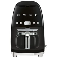 Cafetière à filtre programmable de style années 50 de Smeg - 10 tasses