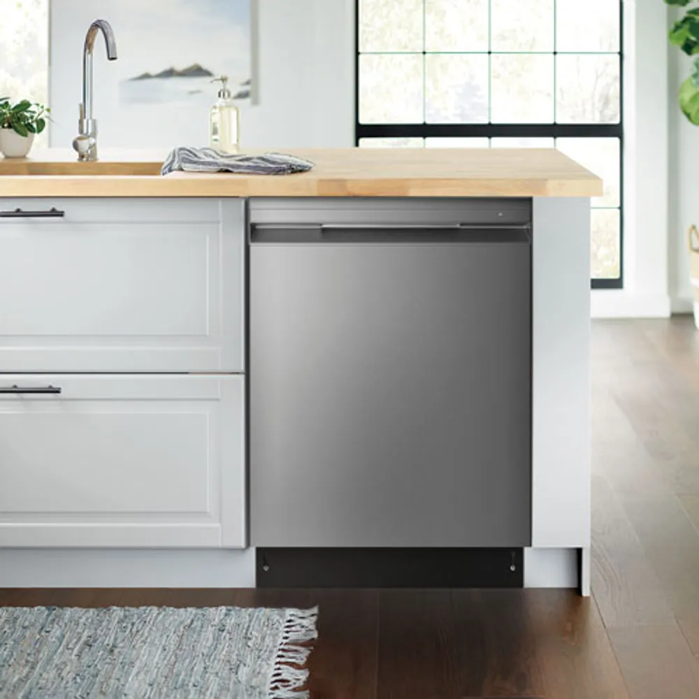 Insignia 24" 49dB Built-In Dishwasher with Third Rack (NS-DWR3SS1) - Stainless Steel