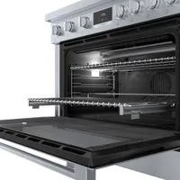 Cuisinière à gaz autonome à 6 brûleurs convection véritable 3,5 pi³ 36 po Bosch (HGS8655UC) - Inox