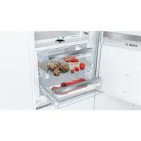 Bosch 24" 5.8 Cu. Ft. Bottom Freezer Refrigerator (B09IB91NSP) - Custom Panel