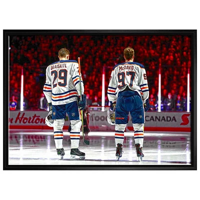 Toile encadrée de Connor McDavid et Leon Draisaitl des Oilers dʼEdmonton de Frameworth (20 x 29 po)