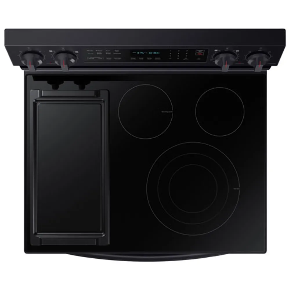 Cuisinière électr. convection véritable friture air 6,3 pi³ 30 po Samsung (NE63A6711SG) - Inox noir