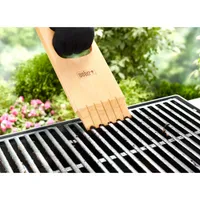 Grattoir en bois de Weber pour barbecue