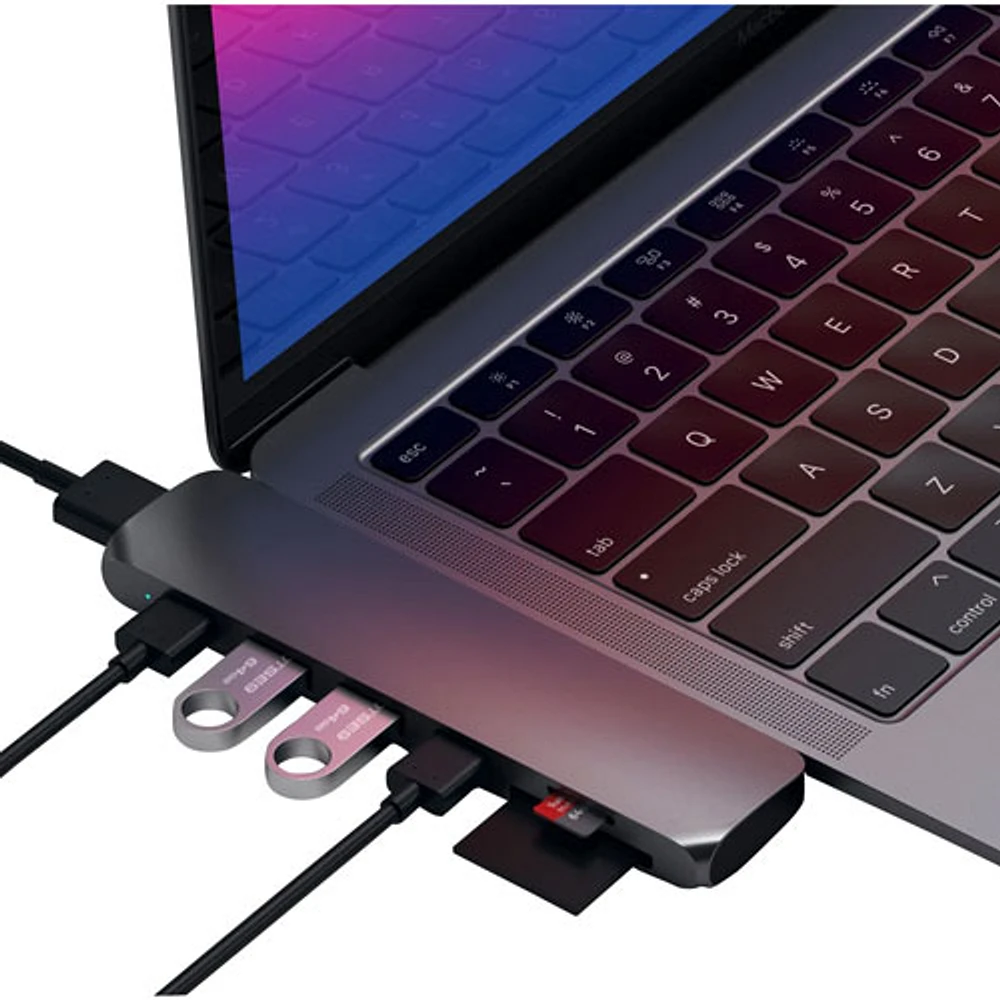 Concentrateur USB-C à 7 ports de Satechi + HDMI 4K pour MacBook Pro/Air (ST-CMBPM) - Gris cosmique