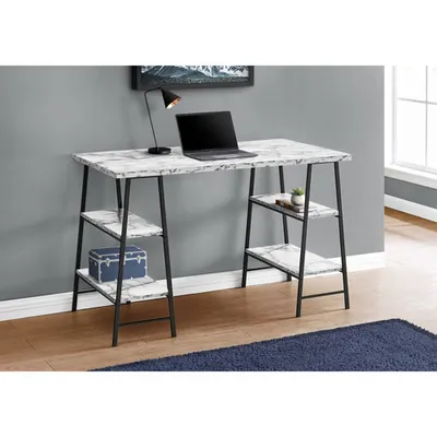 Bureau d'ordinateur de 47,25 po de largeur avec 4 tablettes de Monarch