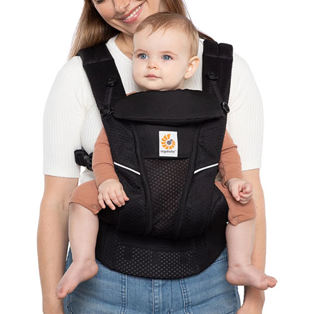 Porte-bébé à quatre positions Omni Breeze d'Ergobaby - Noir onyx