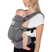 Porte-bébé à quatre positions Omni Breeze d'Ergobaby - Gris graphite