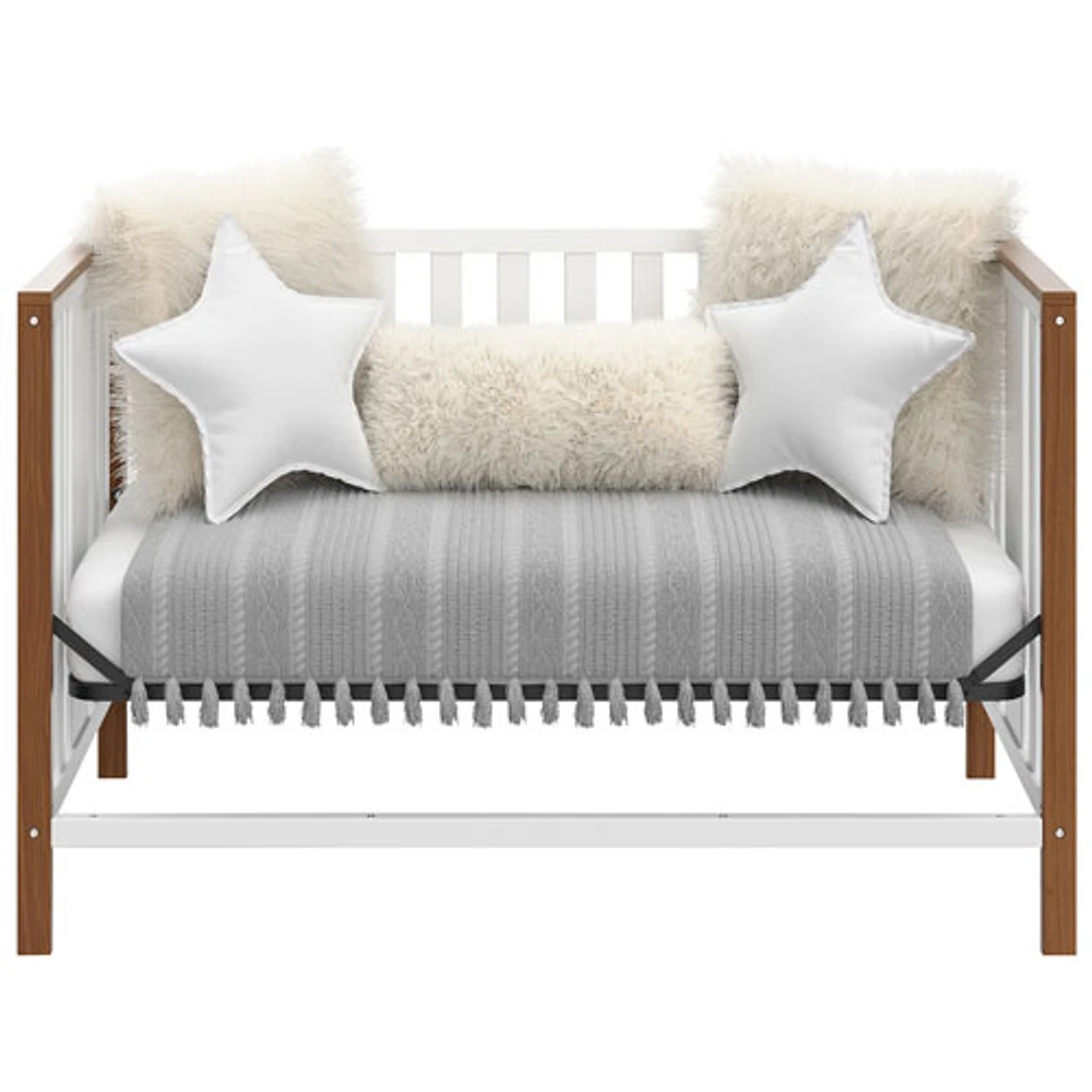 Lit de bébé transformable 4-en-1 Modern Pacific de Storkcraft - Blanc/Bois flotté rétro