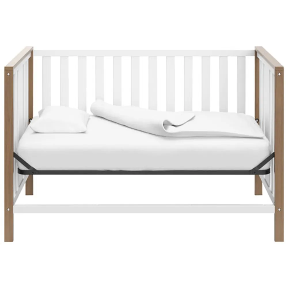 Lit de bébé transformable 4-en-1 Modern Pacific de Storkcraft - Blanc/Bois flotté rétro