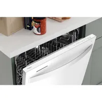 Whirlpool 24" 50dB Built-In Dishwasher with Stainless Steel Tub (WDT740SALW) - White