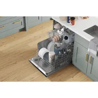 Lave-vaisselle encastrable 24 po 47 dB avec cuve inox et 3e panier de Whirlpool (WDT970SAKZ) - Inox