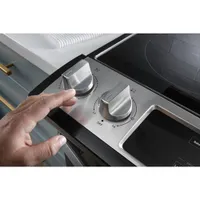 Cuisinière électrique encastrable/four autonettoyant 4,8 pi³ 30 po de Whirlpool (YWEE515S0LW)-Blanc