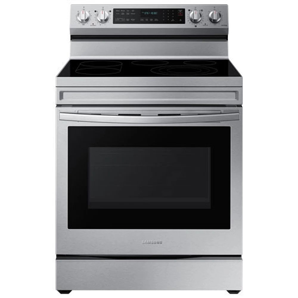 Cuisinière électrique 6,3 pi³ 30 po/friture air de Samsung (NE63A6711SS) - Inox - BO - Parfait état