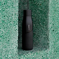 Bouteille d'eau autonettoyante de 710 ml (24 oz) en acier inoxydable PureVis Movement de LARQ - Noir/Onyx