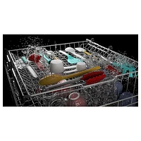 GE 24" 50dB Built-In Dishwasher with Third Rack (GDP630PGRWW) - White