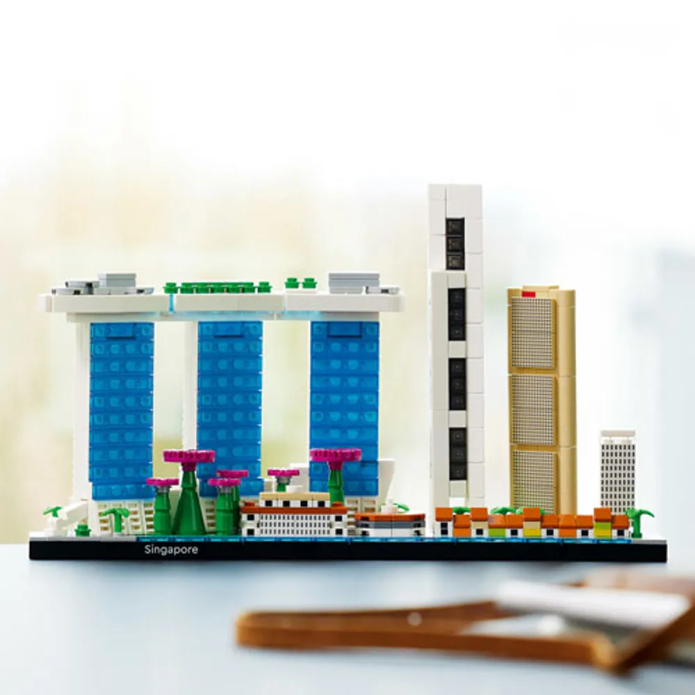 LEGO Architecture: Singapore - 827 Pieces (21057)
