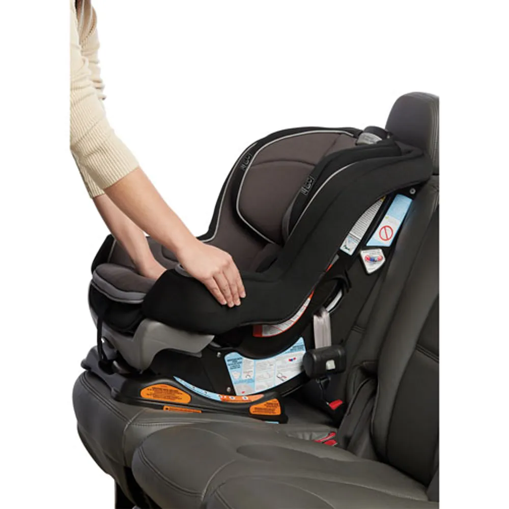 Siège d'auto transformable 2-en-1 Extend2Fit de Graco - Gotham