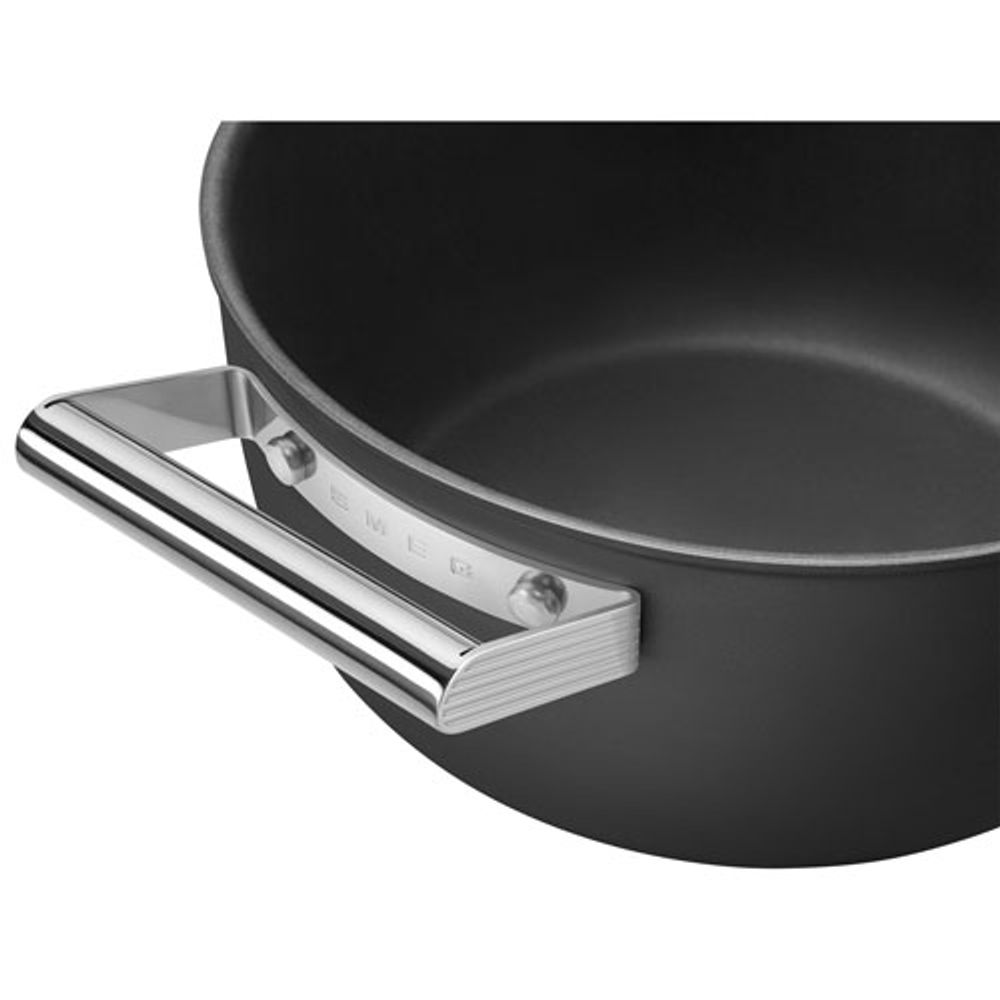 Smeg 9.5" Aluminum Casserole Pan with Glass Lid