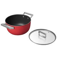 Casserole de 9,5 po en aluminium avec couvercle en verre de Smeg - Rouge mat