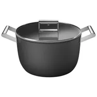 Casserole de 10 po en aluminium avec couvercle en verre de Smeg