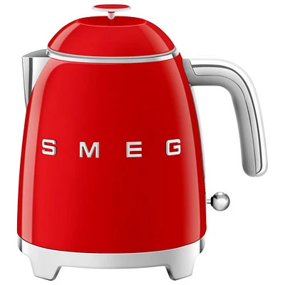 Bouilloire électrique miniature de la gamme Années 50 de Smeg - 0,8 l - Rouge