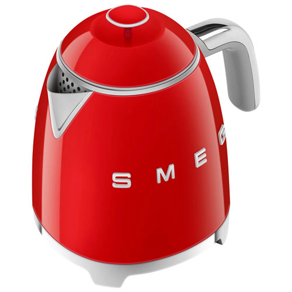 Bouilloire électrique miniature de la gamme Années 50 de Smeg - 0,8 l - Rouge