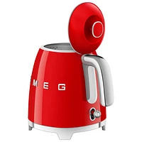 Bouilloire électrique miniature de la gamme Années 50 de Smeg - 0,8 l - Rouge