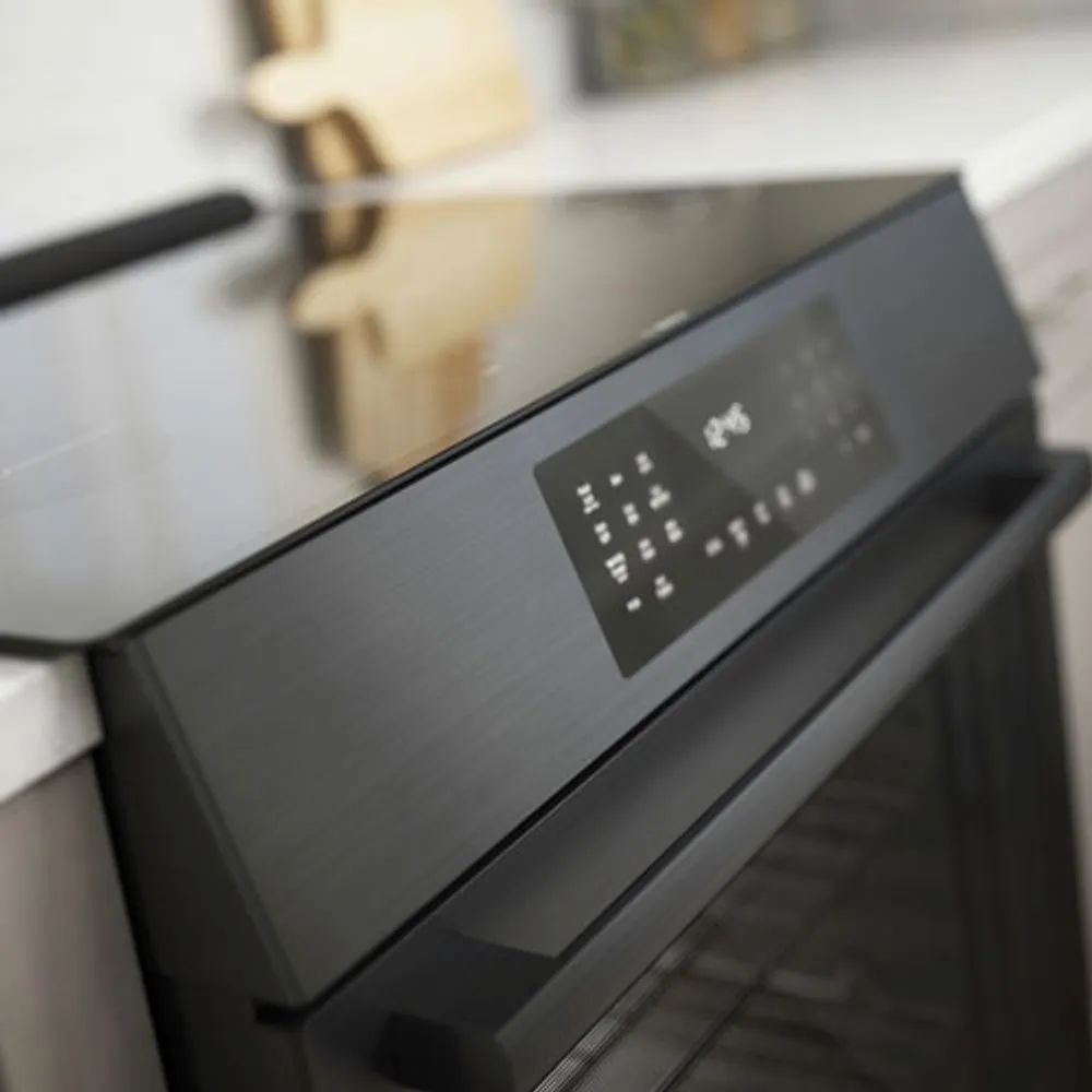 Bosch 30" 4.6 Cu. Ft. True Convection Slide-In Induction Range (HII8047C) - Black Stainless