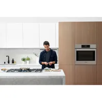 Bosch 30" 4.6 Cu. Ft. True Convection Electric Wall Oven (HBL8454UC) - Stainless Steel