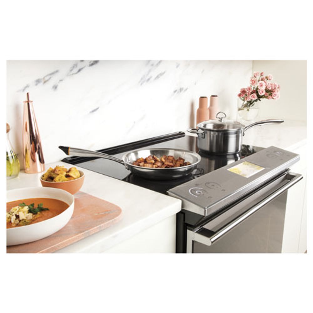 Café 30" 5.3 Cu. Ft. True Convection 5-Element Slide-In Induction Range (CHS90XM2NS5) - Platinum Glass