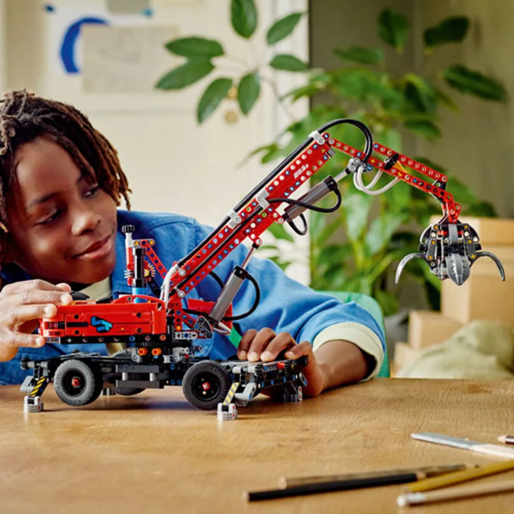 LEGO Technic: Material Handler - 835 Pieces (42144)