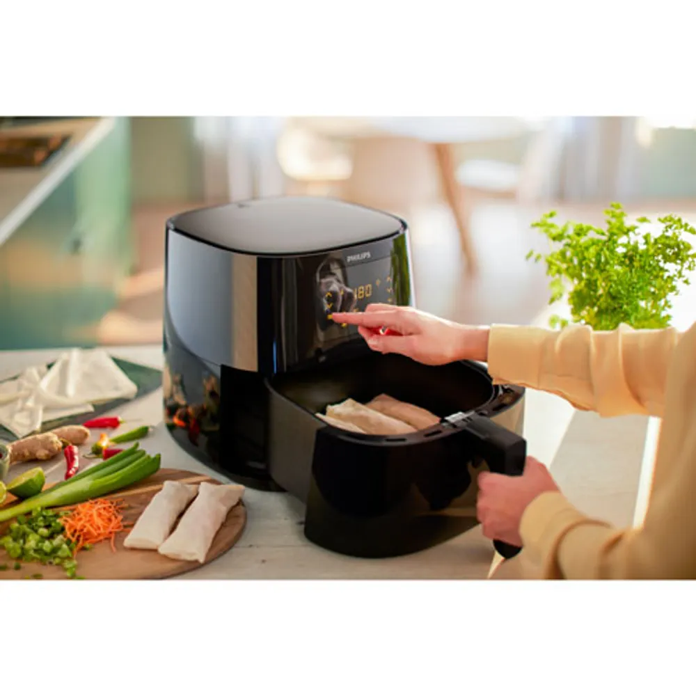 Philips Essential Connected Airfryer XL Black