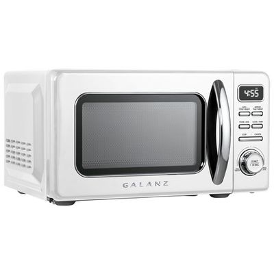 Galanz Retro 0.7 Cu.FT. Microwave (GLCMKZ07WER07) - Milkshake White