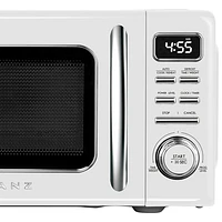 Galanz Retro 0.7 Cu.FT. Microwave (GLCMKZ07WER07) - Milkshake White