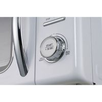 Galanz Retro 0.7 Cu.FT. Microwave (GLCMKZ07WER07) - Milkshake White