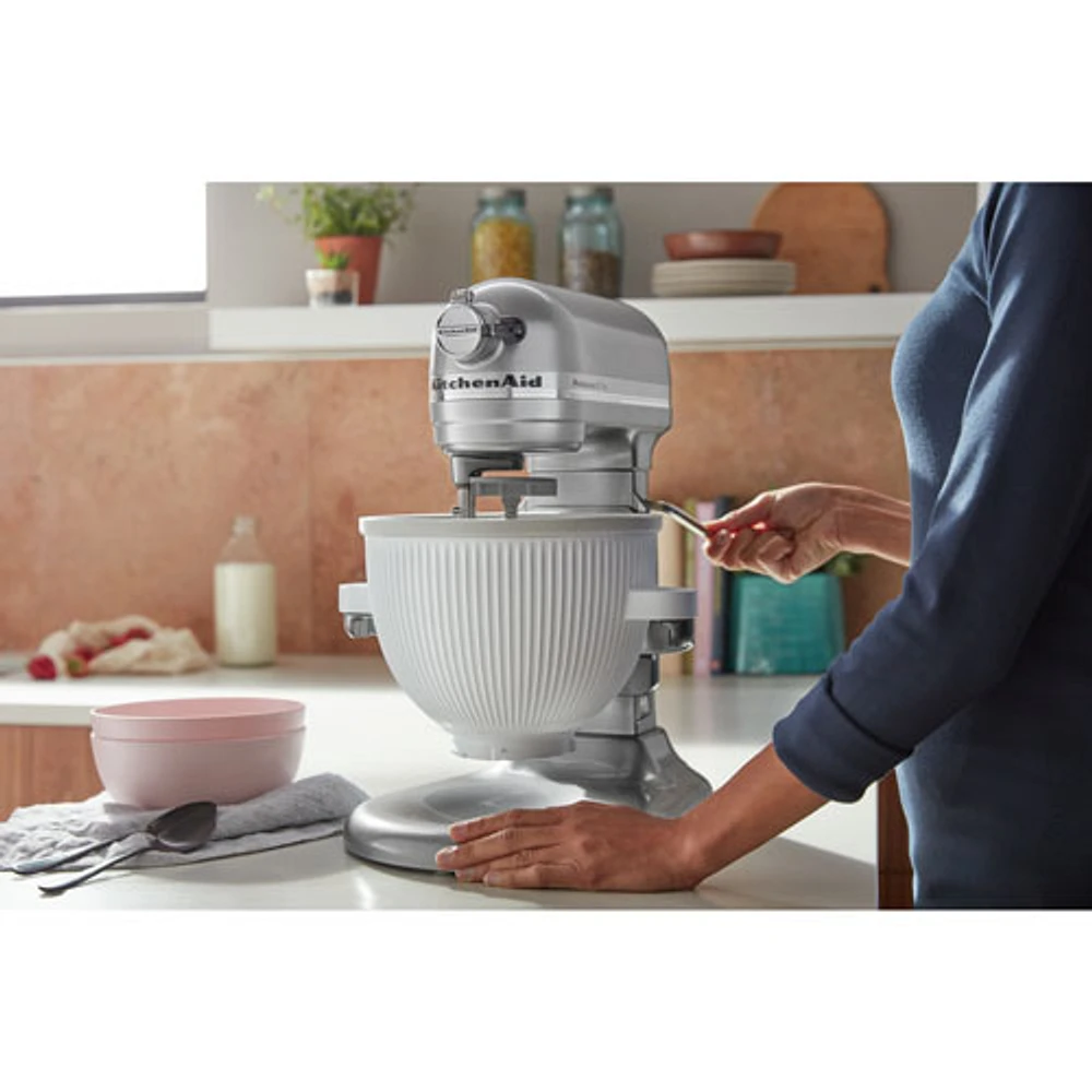 Accessoire sorbetière pour batteur sur socle KitchenAid